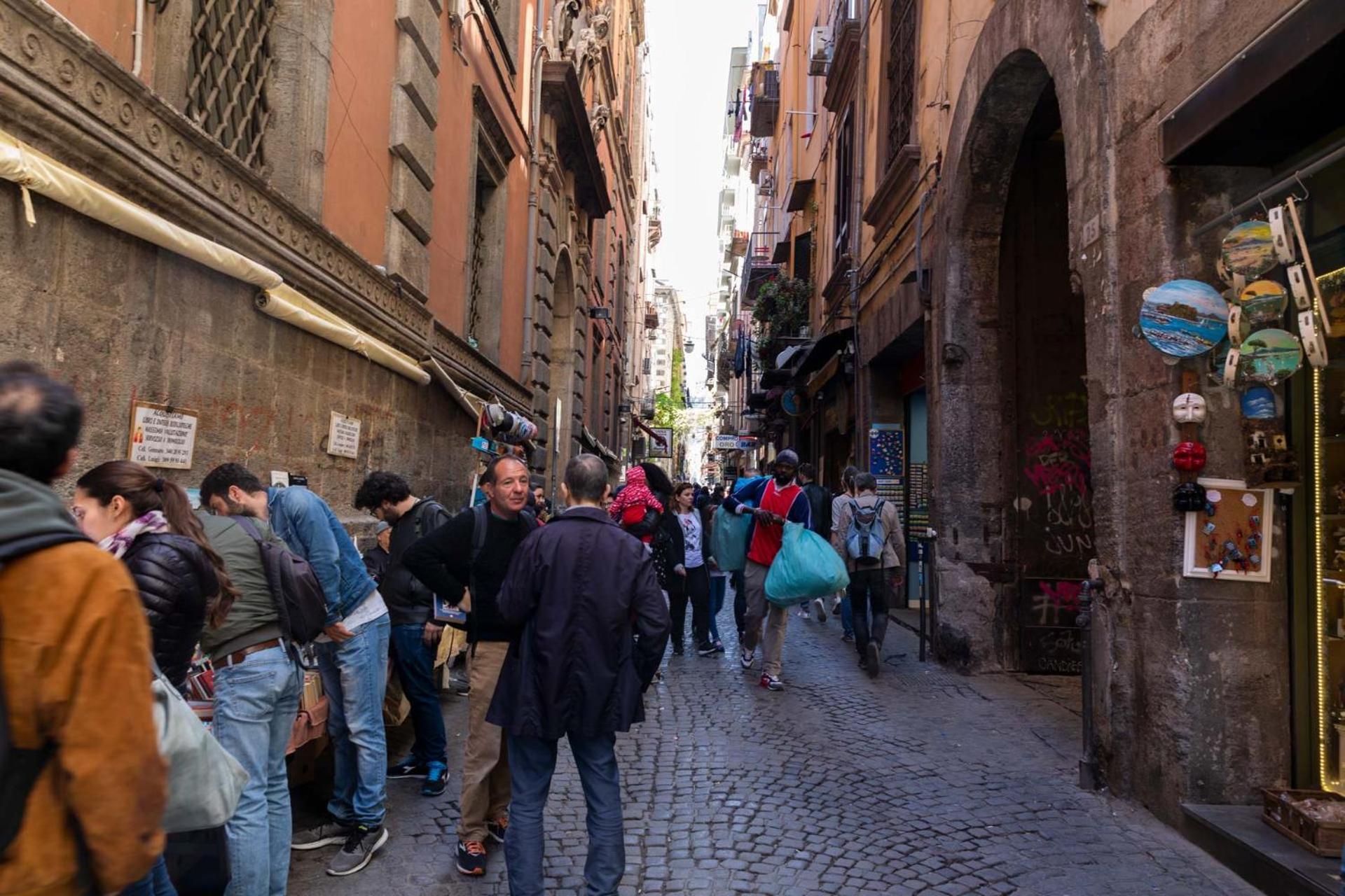 Spaccanapoli Casa Tre Santi Bagian luar foto